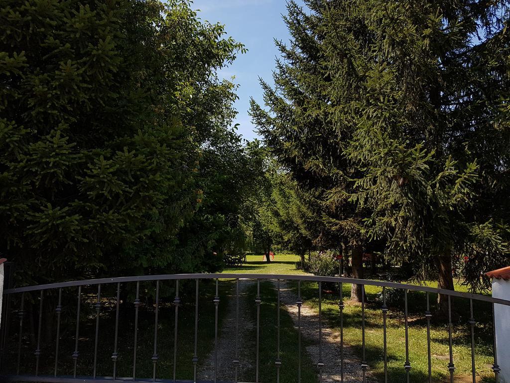 Fertodi Kuria Vendeghaz Hotel Exterior photo